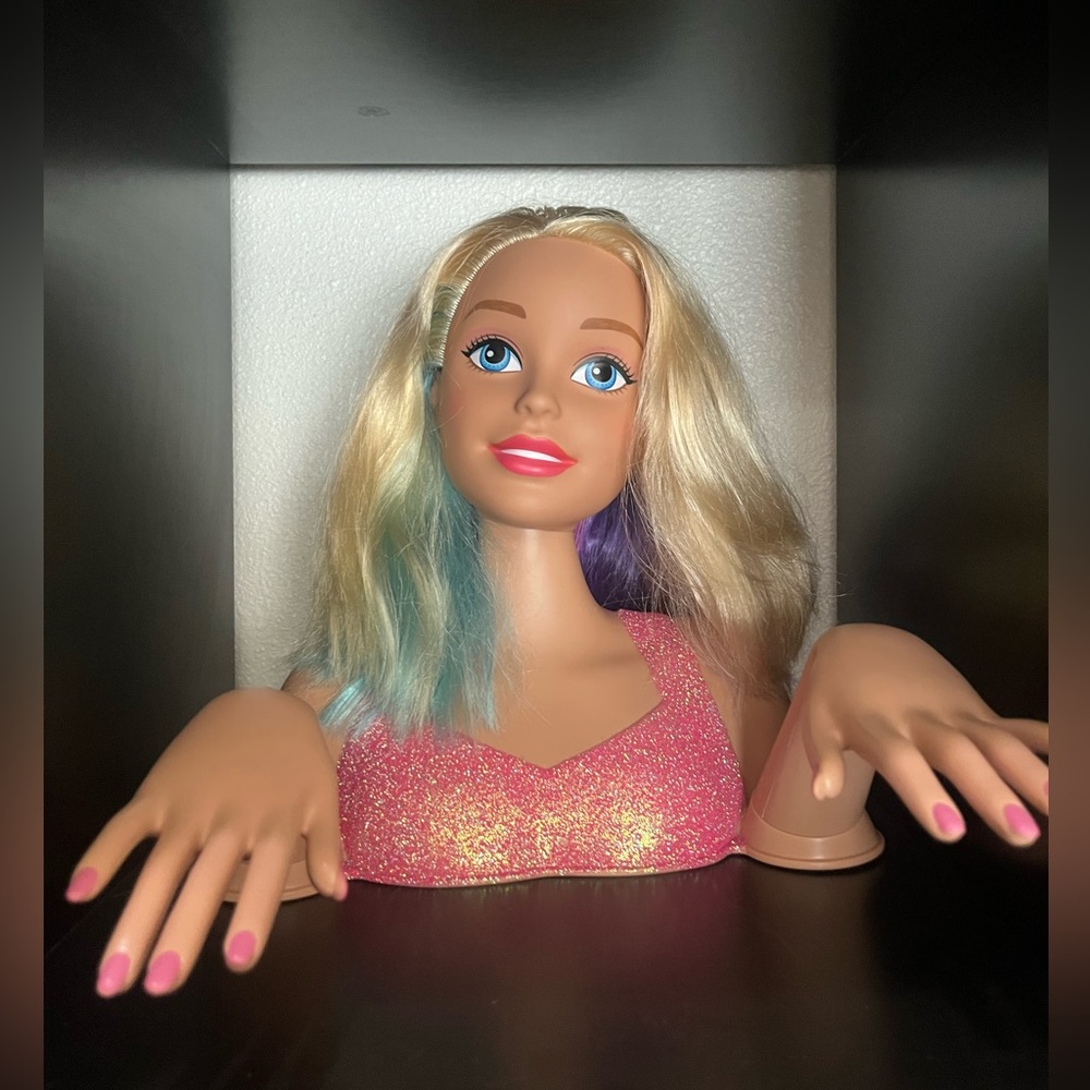 Barbie Deluxe Tie-Dye Styling Head Blonde Hair with Pink Blue Purple Streaks